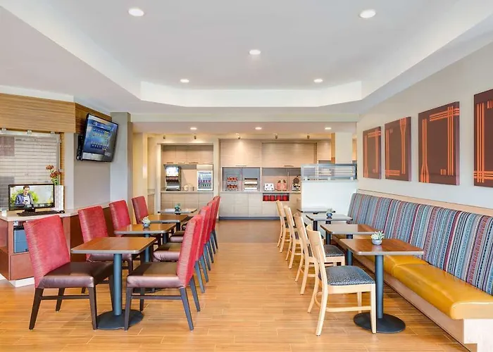 Towneplace By Marriott Chicago Hotel